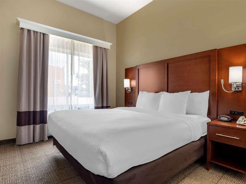 คอมฟอร์ต สวีท เวสต์ ดัลลัส ค็อคเรล ฮิลล์ Hotel ภายนอก รูปภาพ
