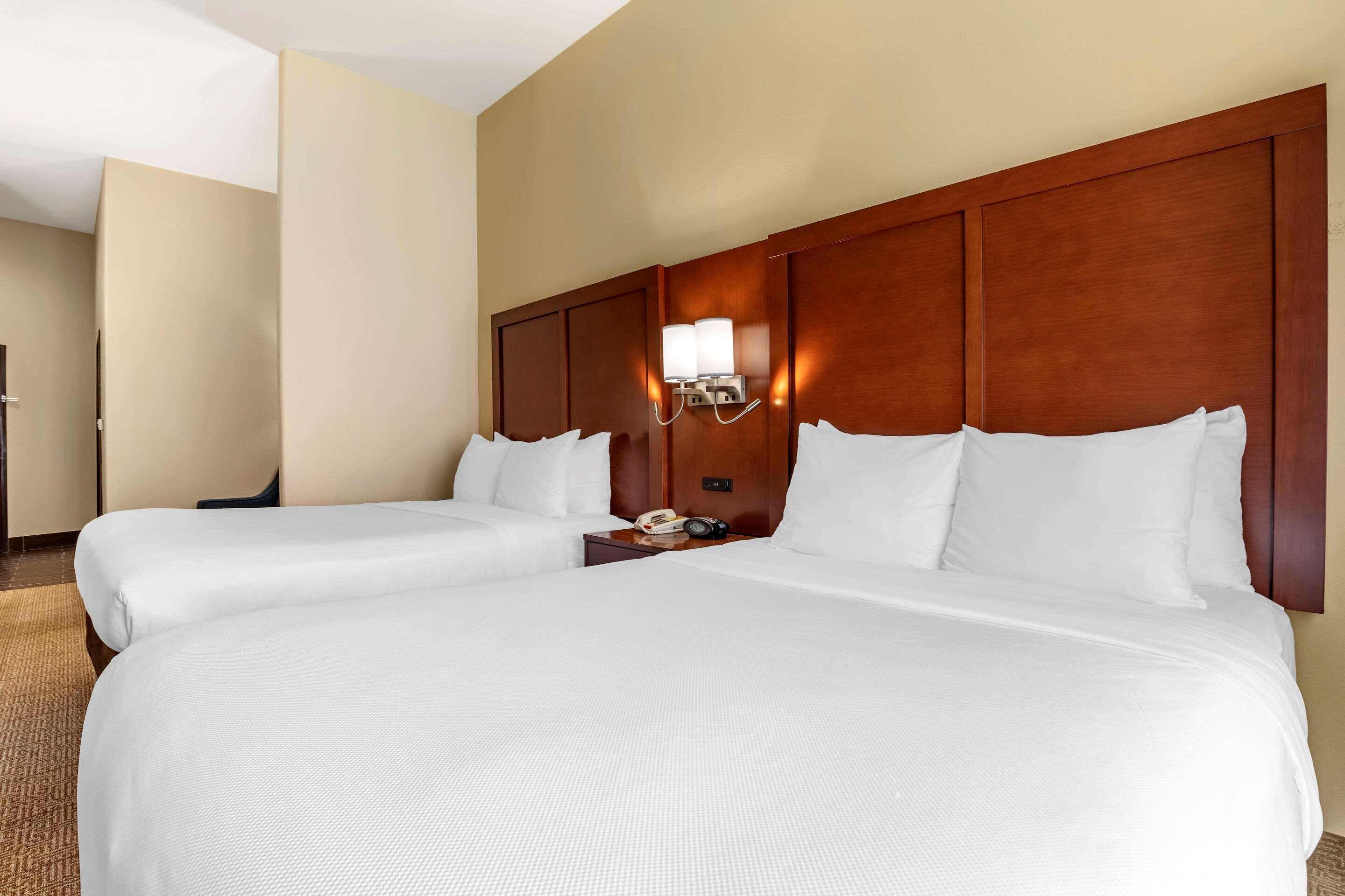 คอมฟอร์ต สวีท เวสต์ ดัลลัส ค็อคเรล ฮิลล์ Hotel ภายนอก รูปภาพ