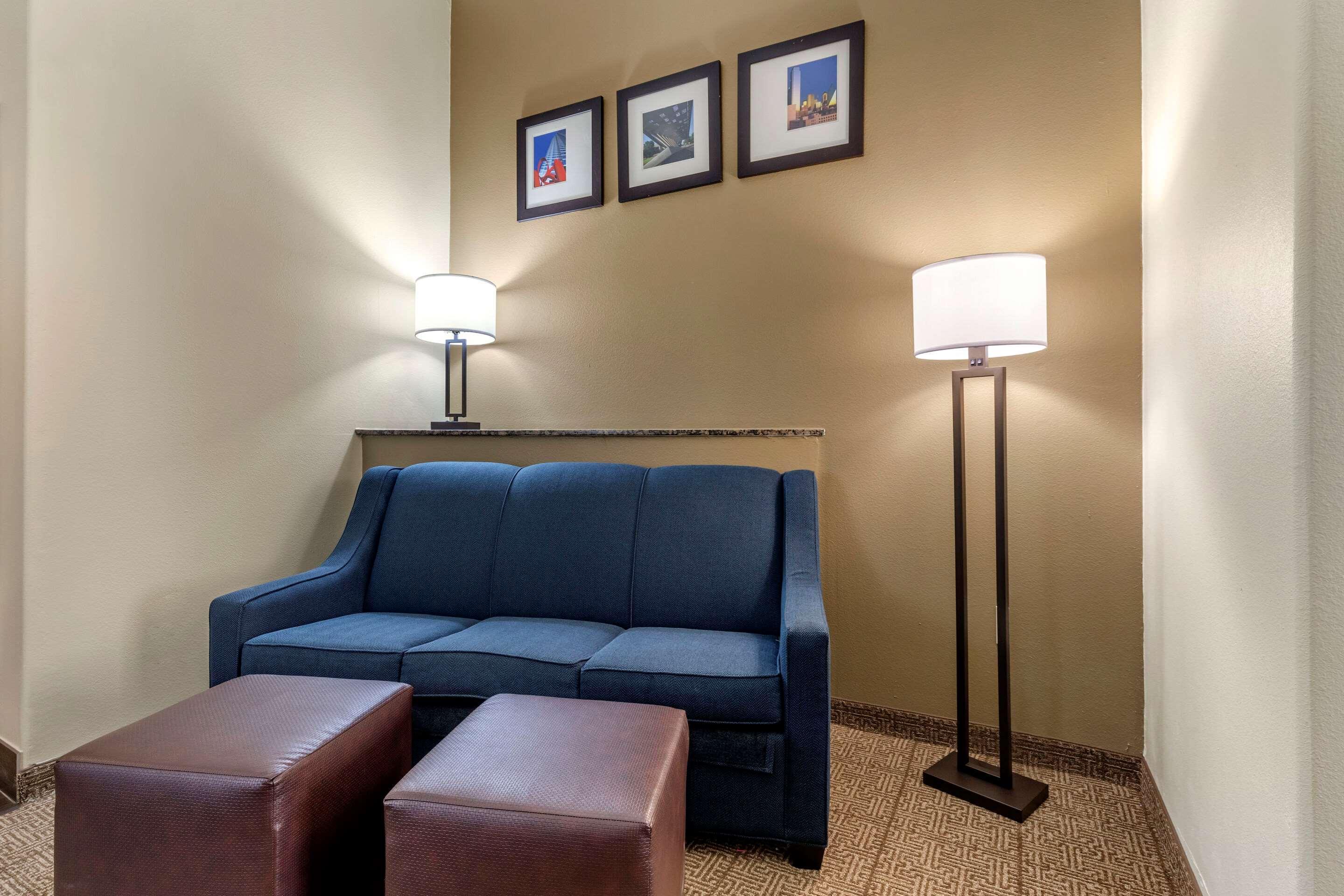 คอมฟอร์ต สวีท เวสต์ ดัลลัส ค็อคเรล ฮิลล์ Hotel ภายนอก รูปภาพ