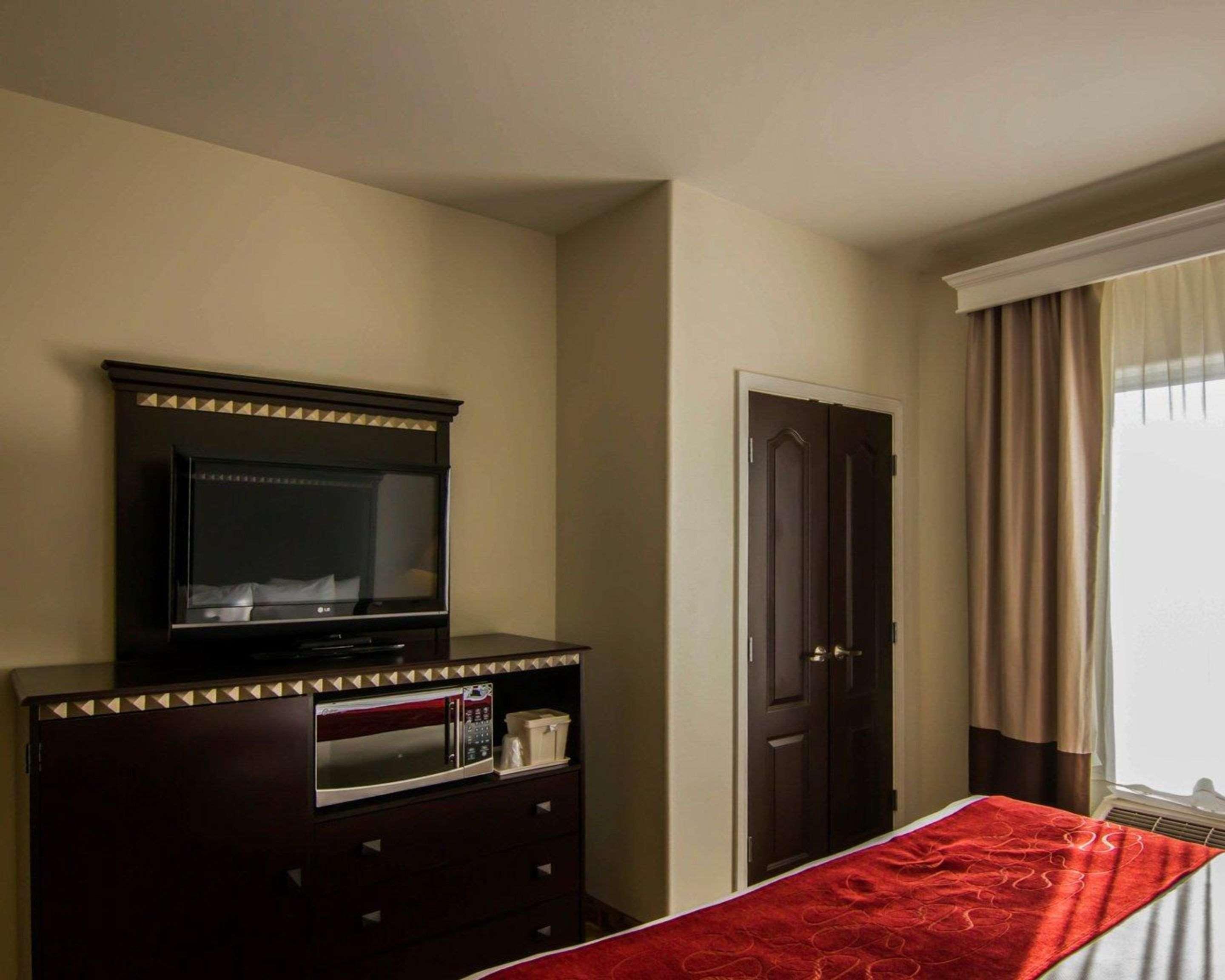 คอมฟอร์ต สวีท เวสต์ ดัลลัส ค็อคเรล ฮิลล์ Hotel ภายนอก รูปภาพ