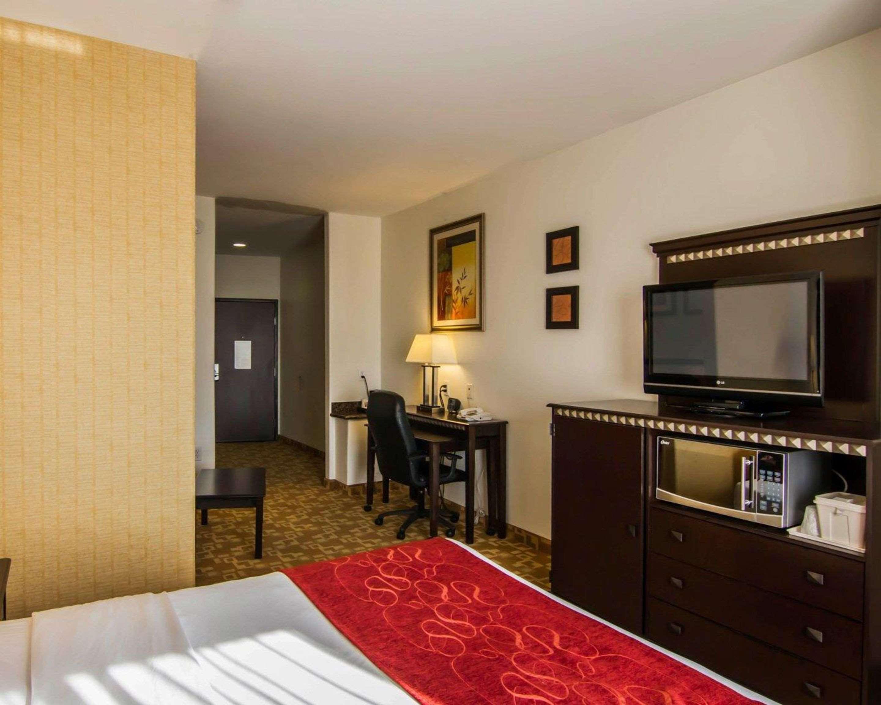 คอมฟอร์ต สวีท เวสต์ ดัลลัส ค็อคเรล ฮิลล์ Hotel ภายนอก รูปภาพ
