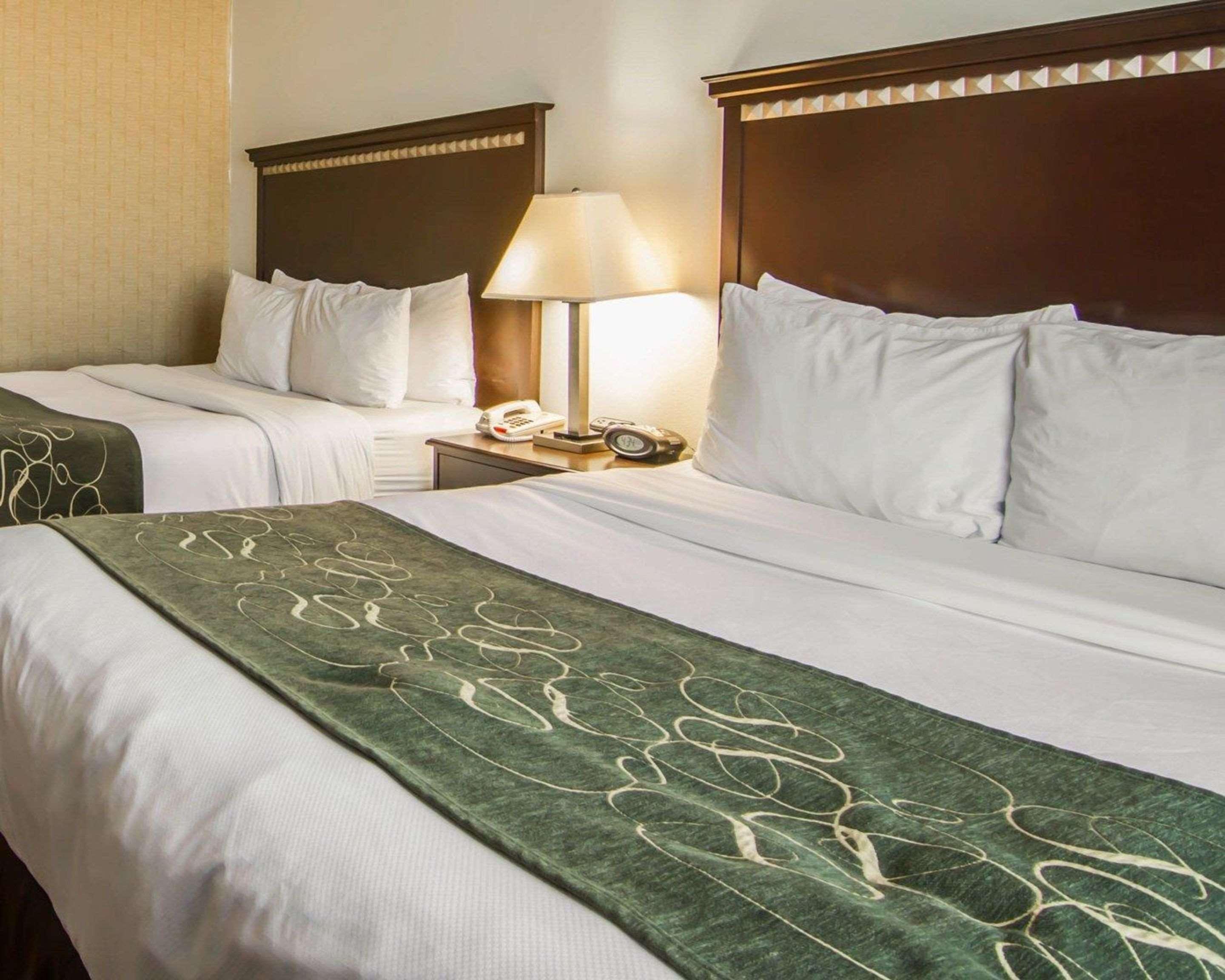 คอมฟอร์ต สวีท เวสต์ ดัลลัส ค็อคเรล ฮิลล์ Hotel ภายนอก รูปภาพ