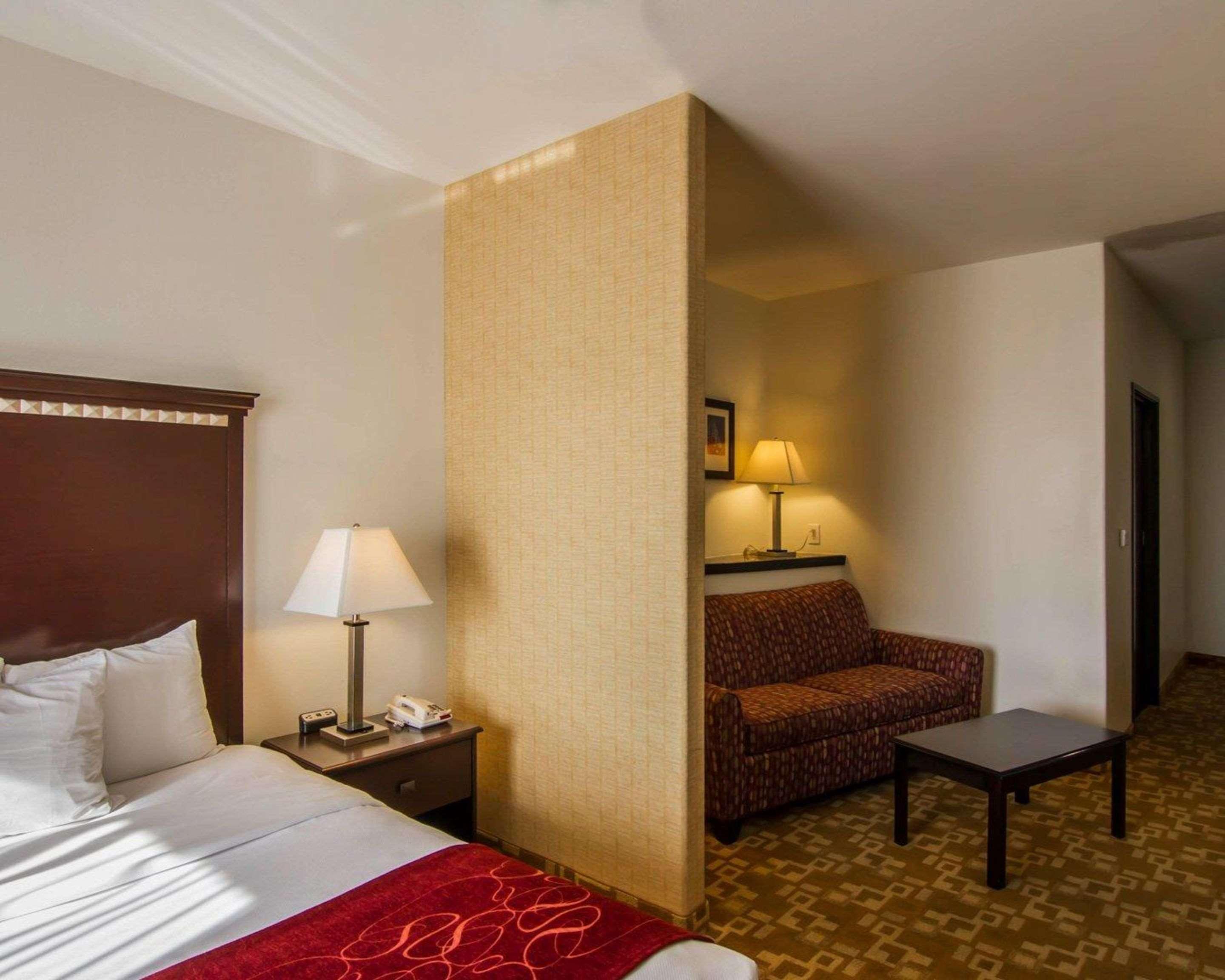 คอมฟอร์ต สวีท เวสต์ ดัลลัส ค็อคเรล ฮิลล์ Hotel ภายนอก รูปภาพ
